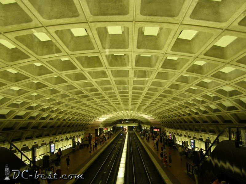 Станция метро в Washington, D.C.