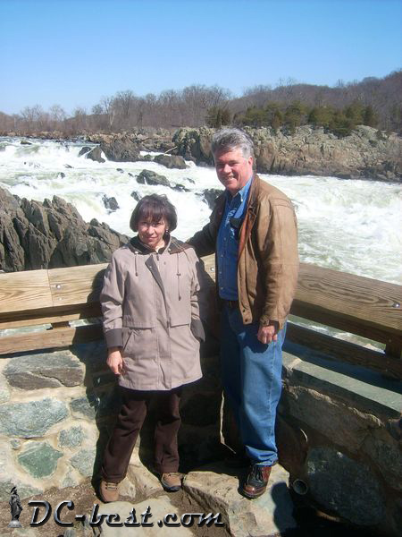 У водопада Great Potomac Falls