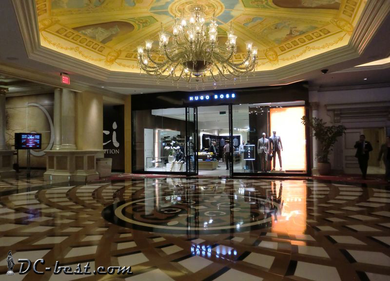 Полы из итальянского мрамора в казино Venetian. Las Vegas, Nevada