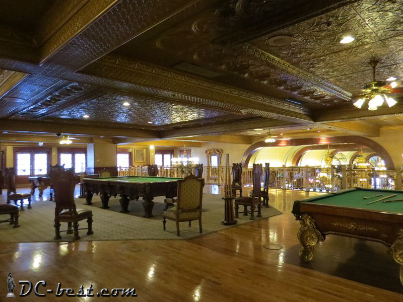 Бильярдный стол, за которым играл  Winston Churchill. Casino Main Street Station. Las Vegas, Nevada