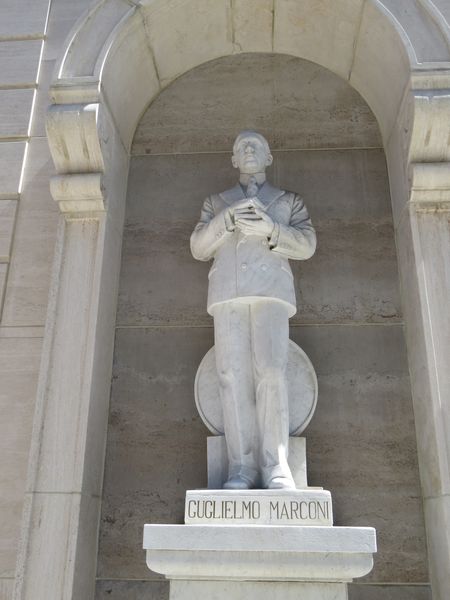 Статуя маркиза Гульельмо Маркони 