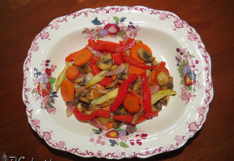 Медли из моркови, грибов и красного перца
