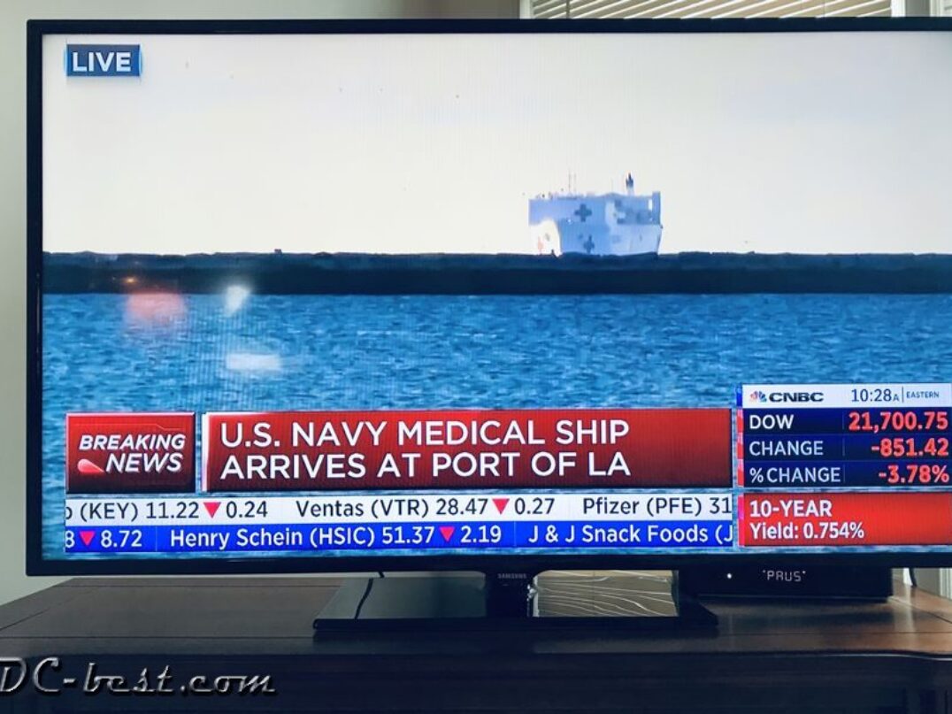 Военный корабль США с медицинским оборудованием прибыл в порт Лос-Анджелес!